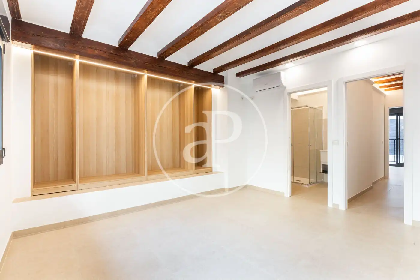 Loft zum Verkauf in Valencia mit Klimaanlage, Heizung und Terrasse