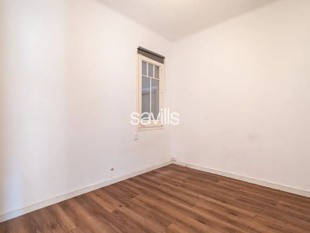 Dormitori de Apartament en venda en Barcelona amb Aire condicionat i Balcó