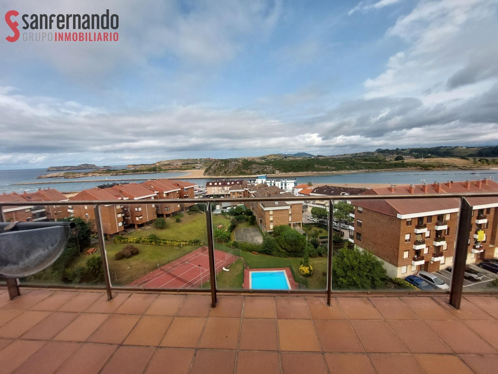 Vista exterior de Pis en venda en Suances