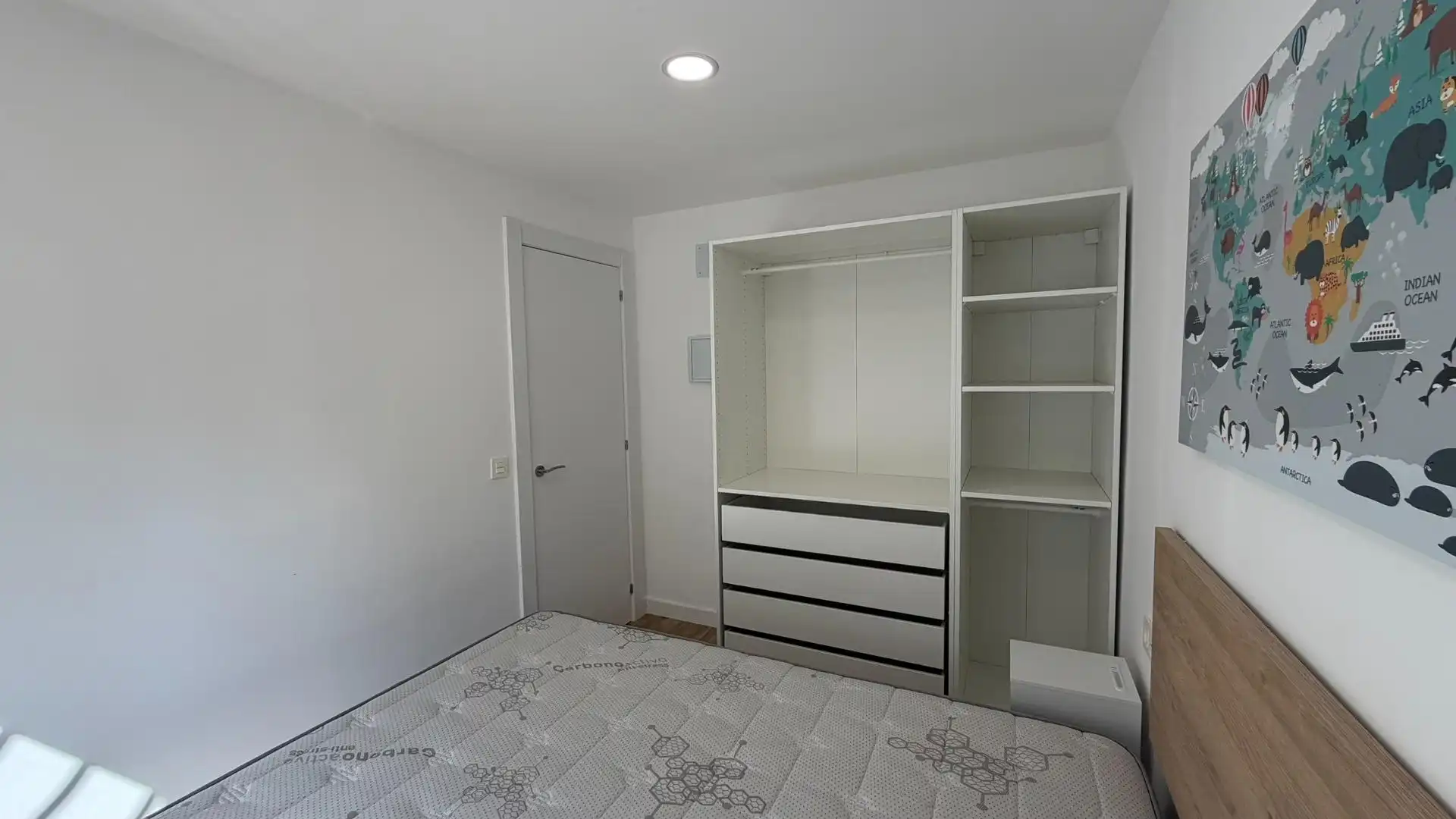 Dormitori de Apartament de lloguer en Zaragoza amb Aire condicionat, Calefacció i Moblat