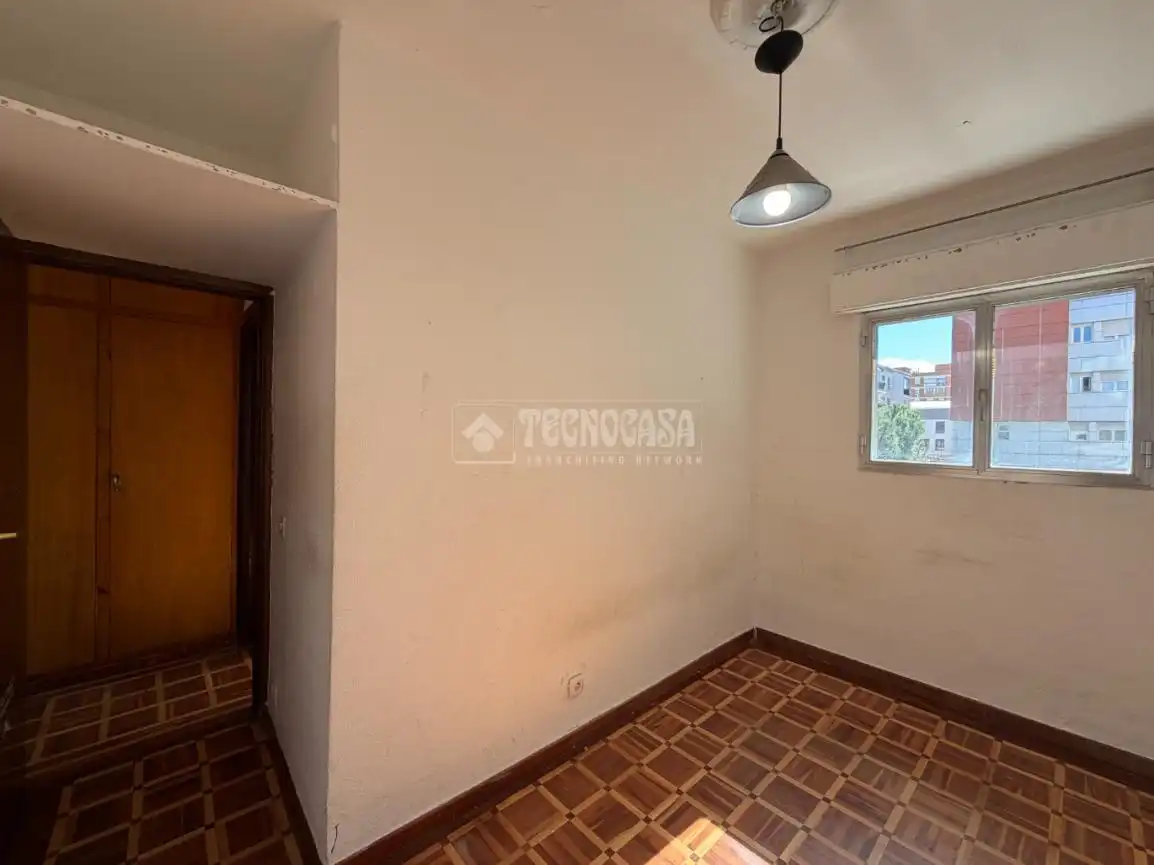 Dormitori de Pis en venda en Madrid amb Calefacció, Parquet i Terrassa
