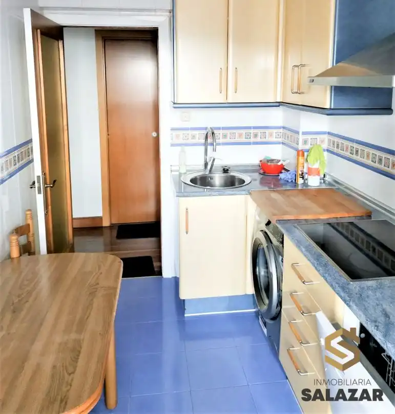 Cocina de Piso de alquiler en Bilbao  con Calefacción, Terraza y Balcón