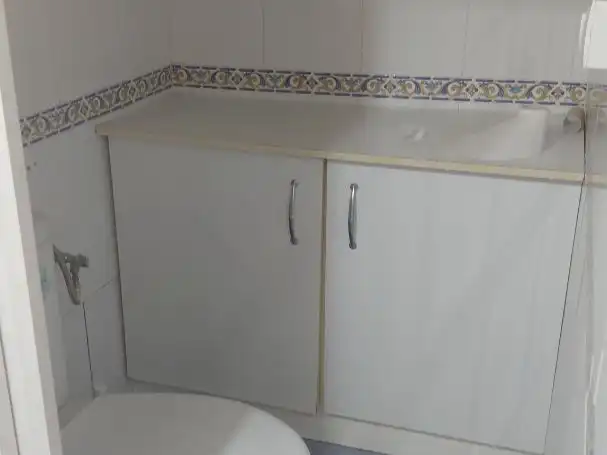 Bany de Local de lloguer en Puente de Domingo Flórez