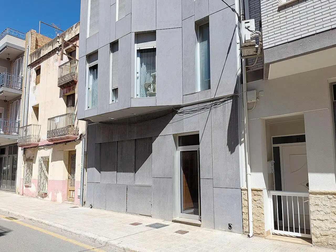 Außenansicht von Maisonette zum Verkauf in Ulldecona mit Klimaanlage, Terrasse und Alarm