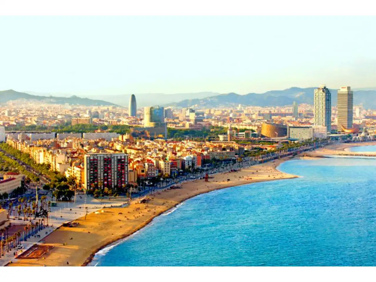 Exterior view of Study for rent in Barcelona  with Air Conditioner, Parquet flooring and Furnished