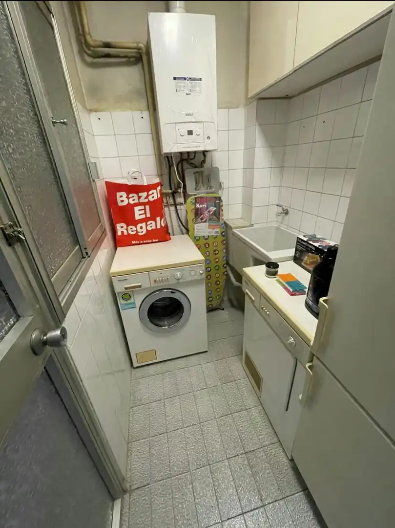 Flat for share in Barcelona  with Air Conditioner, Heating and Washing machine