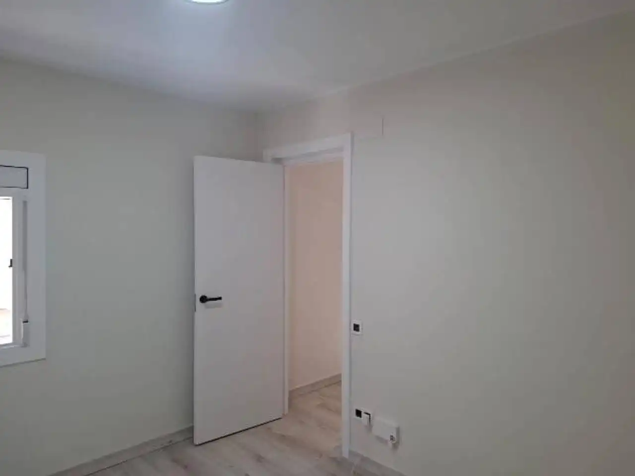 Habitación de Piso en venta en Santa Coloma de Gramenet con Parquet