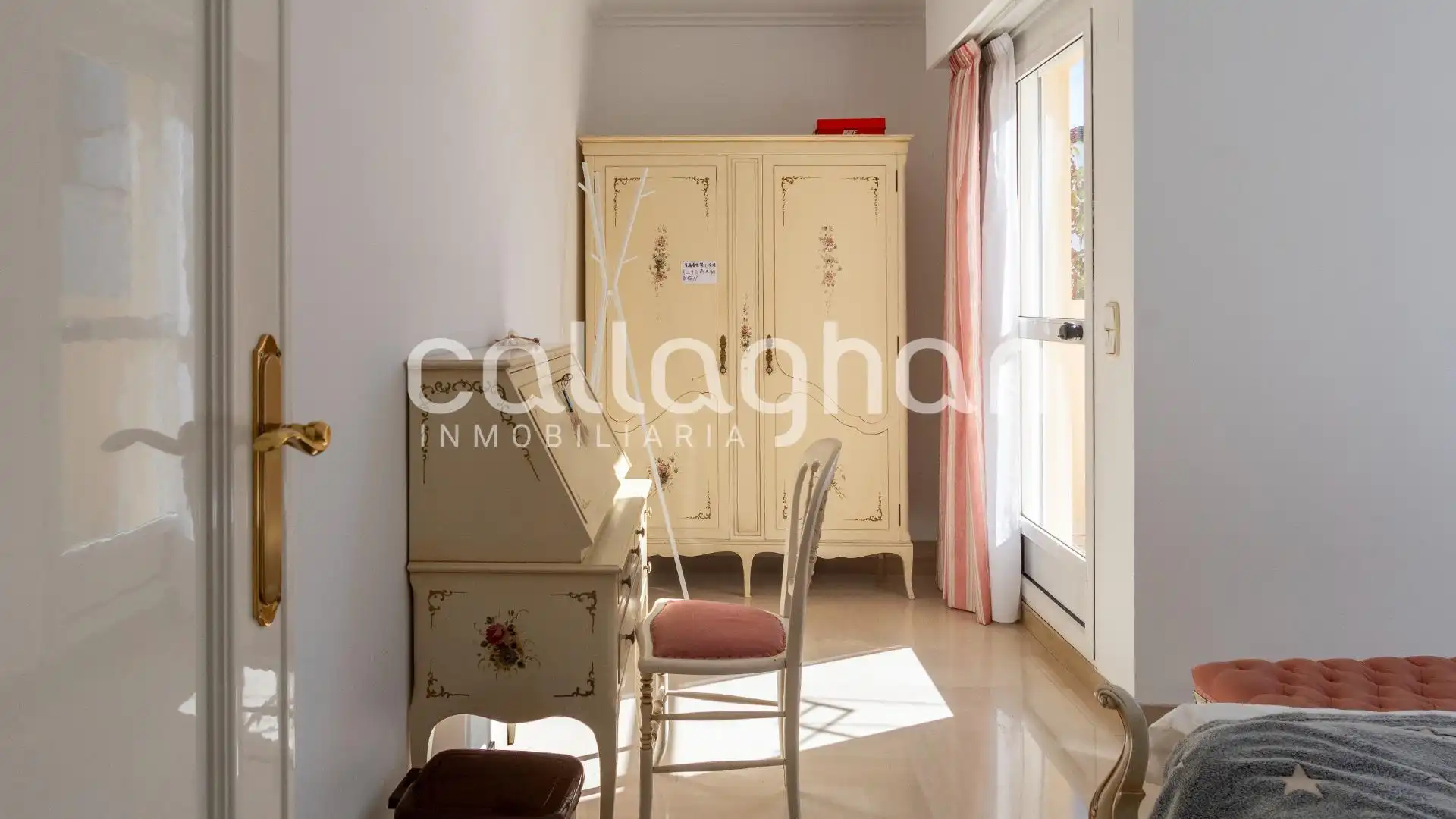 Habitación de Casa o chalet en venta en Gandia con Aire acondicionado, Amueblado y Jacuzzi