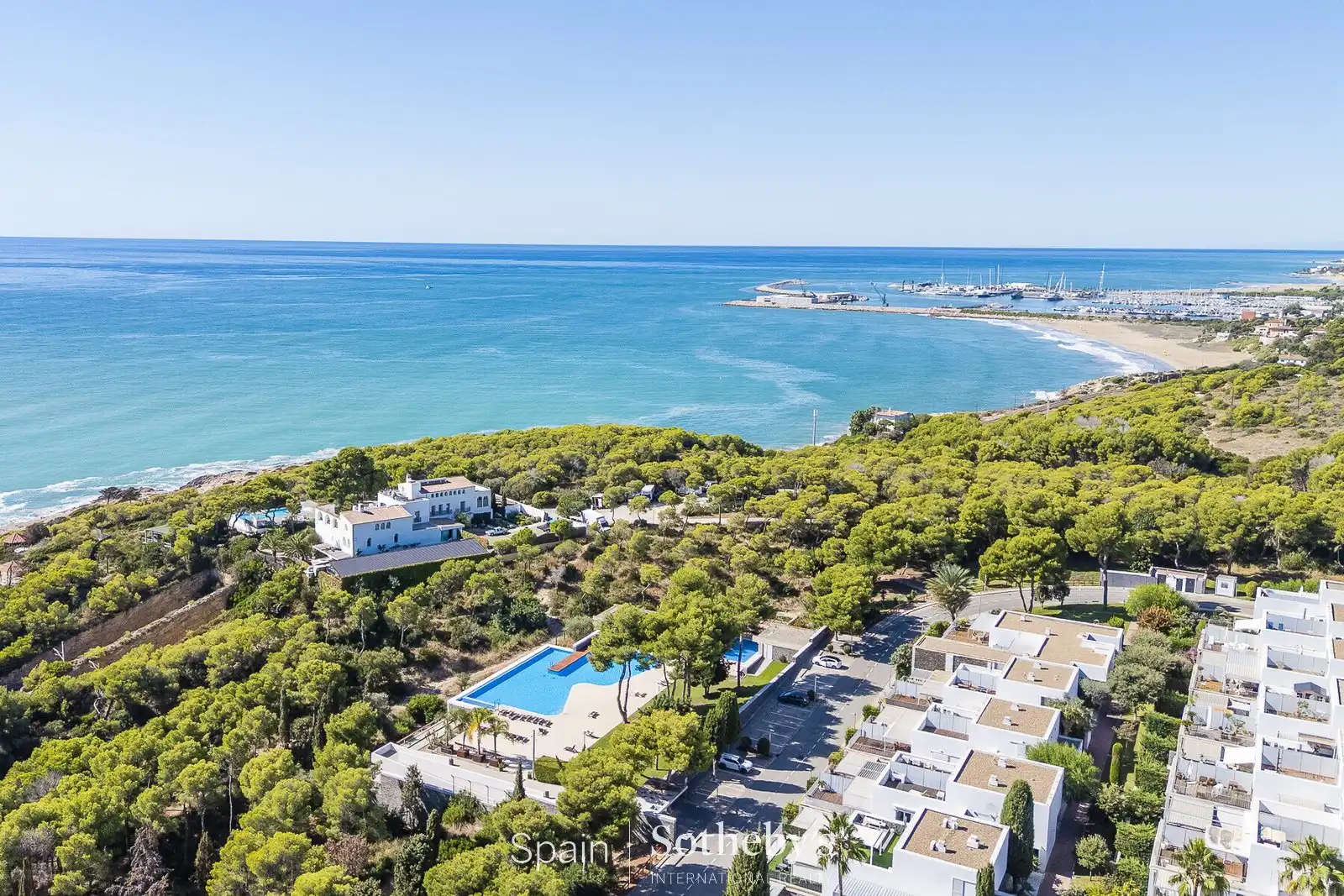 Außenansicht von Wohnungen zum Verkauf in Sant Pere de Ribes mit Klimaanlage, Privatgarten und Terrasse