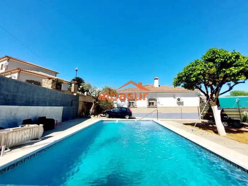 Villa avec piscine à vendre à Calle La Colina 134D