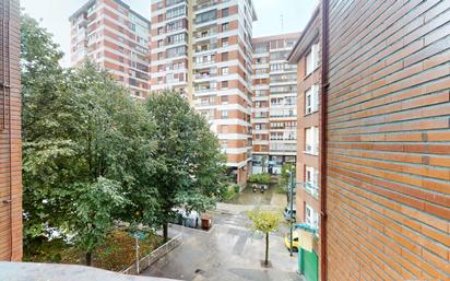 Exterior view of Flat for sale in Erandio  with Balcony