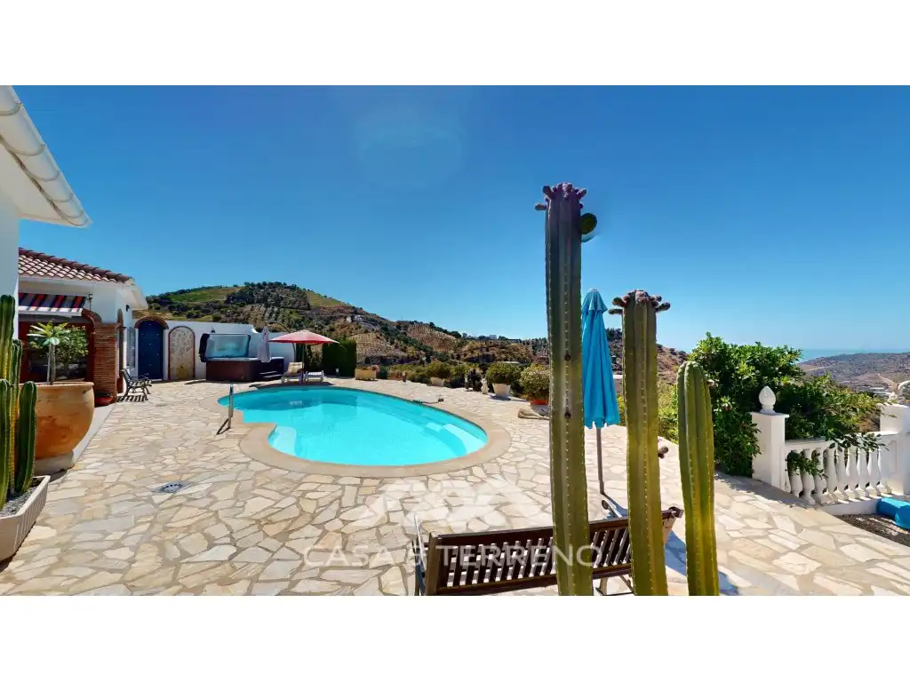 Jardí de Casa o xalet en venda en Iznate amb Aire condicionat, Calefacció i Jardí privat
