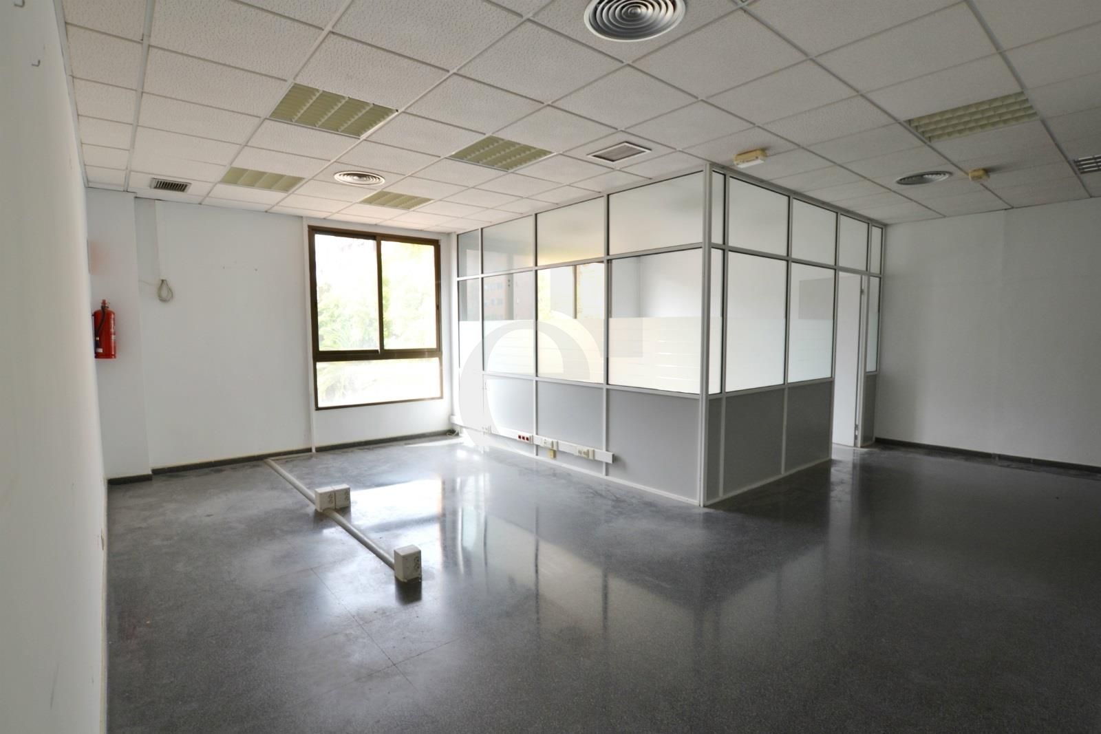 Office to rent in  Valencia Capital  with Air Conditioner and Heating