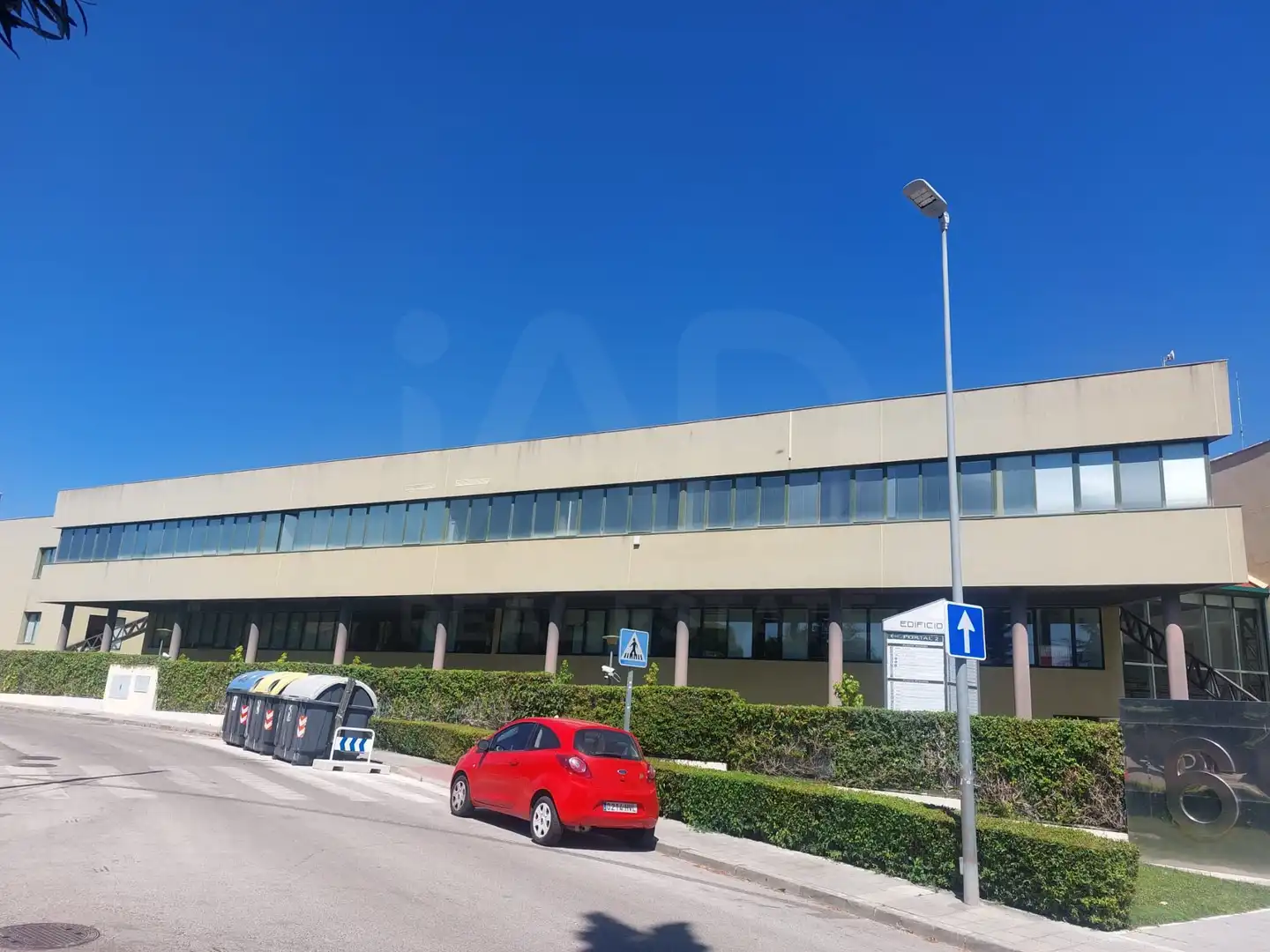 Vista exterior de Local en venta en Las Rozas de Madrid