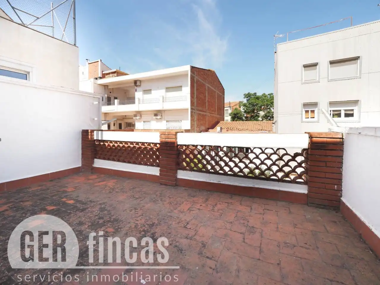 Vista exterior de Piso en venta en Terrassa con Terraza