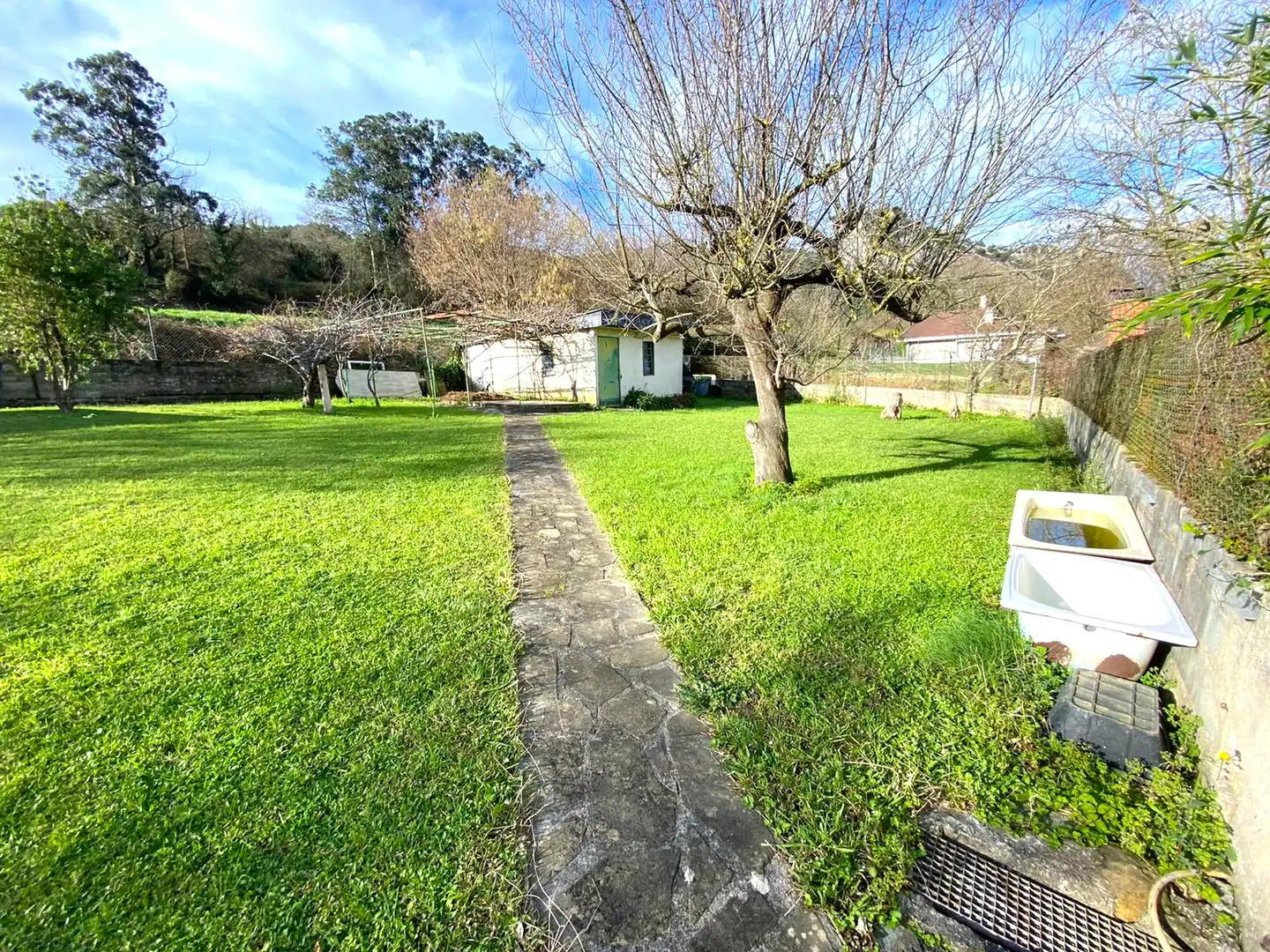 Vista exterior de Casa o xalet en venda en Castro-Urdiales amb Calefacció, Jardí privat i Parquet