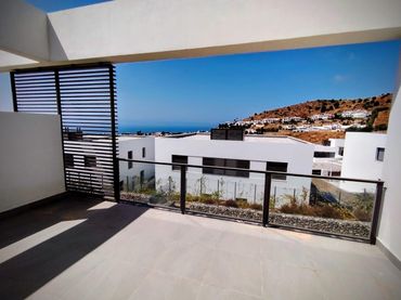Semi-detached house with pool for sale in Riviera del Sol