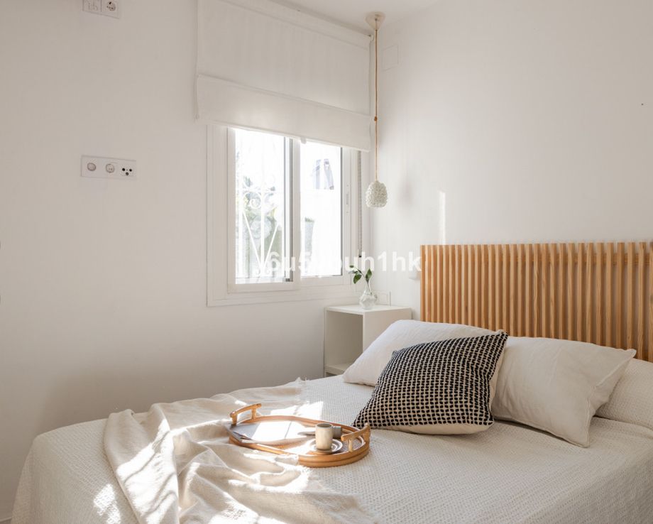 Habitación de Piso en venta en Estepona con Amueblado, Horno y Lavadora