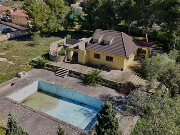 Villa avec piscine à vendre à Urbanizaciones