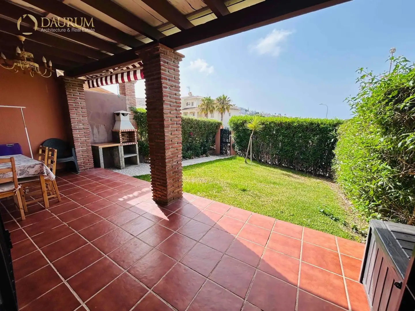 Garten von Einfamilien-Reihenhaus zum Verkauf in Torrox mit Klimaanlage, Heizung und Privatgarten