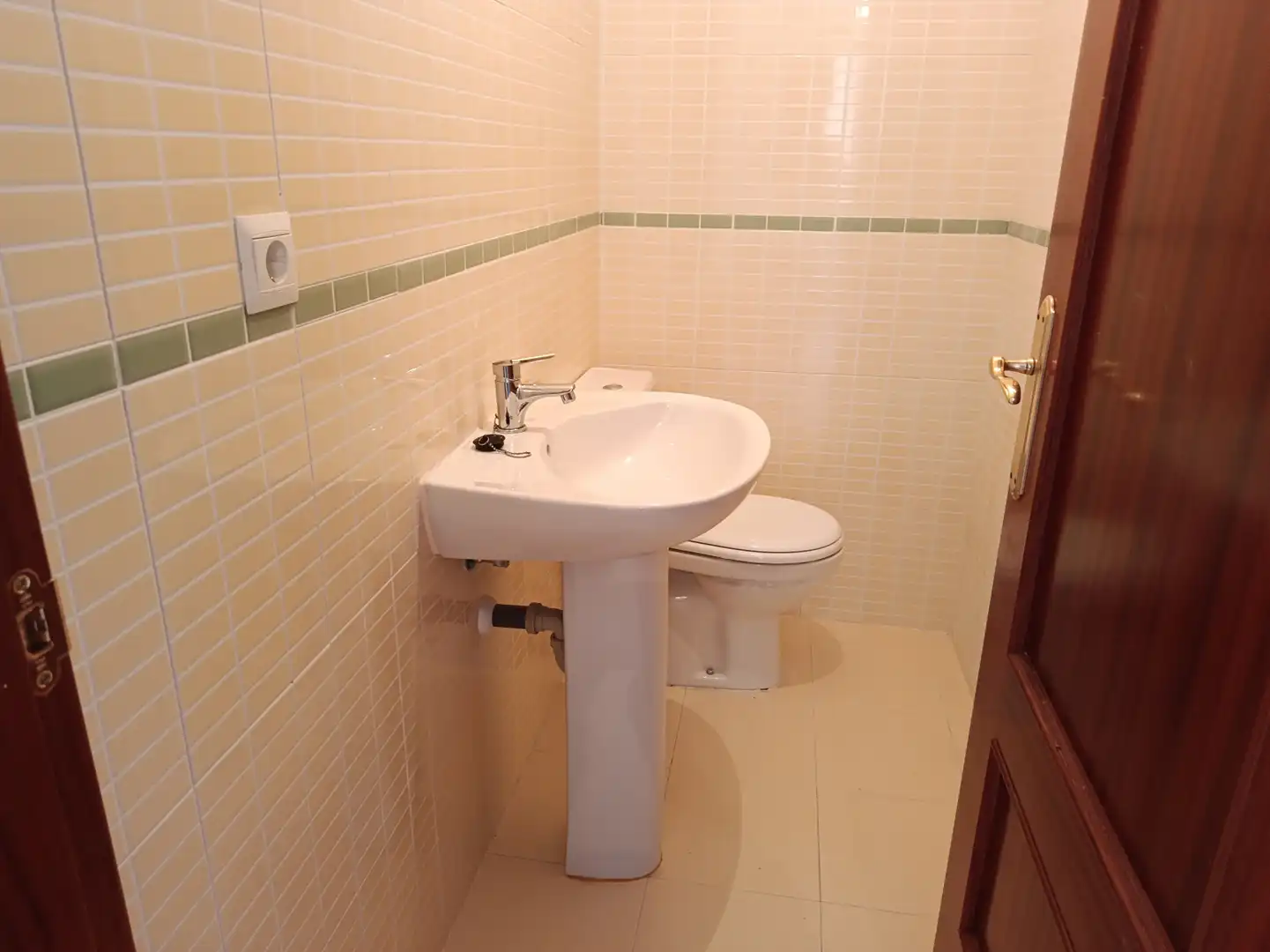 Baño de Piso en venta en Reocín con Calefacción, Jardín privado y Parquet