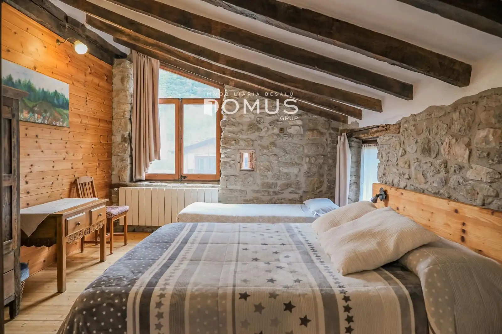 Habitación de Finca rústica en venta en Santa Pau con Calefacción, Parquet y Piscina