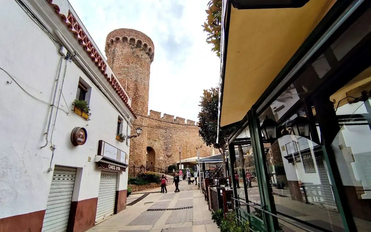 Vista exterior de Casa adosada en venda en Tossa de Mar amb Terrassa