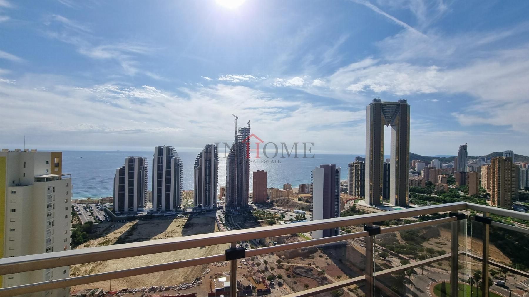 Vista exterior de Àtic en venda en Benidorm amb Aire condicionat, Terrassa i Traster