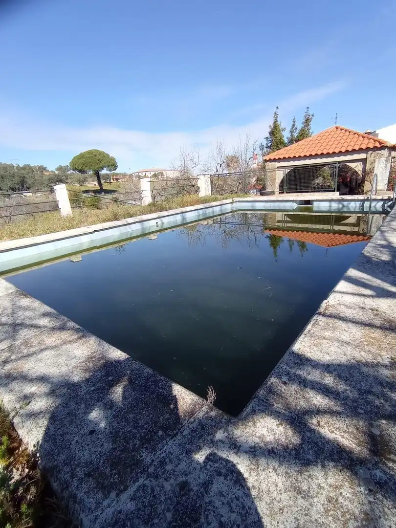 Piscina de Casa o xalet en venda en Cáceres amb Aire condicionat, Calefacció i Jardí privat