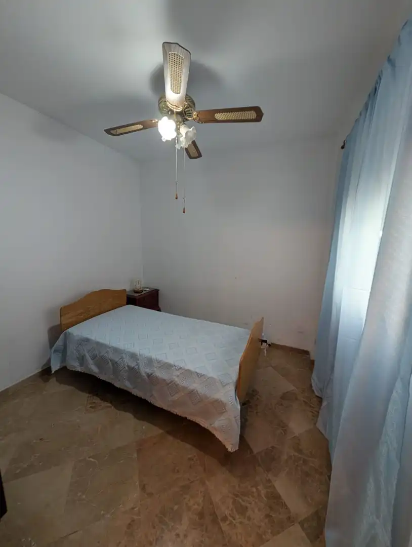 Dormitori de Casa o xalet en venda en Alcalá de Guadaira amb Terrassa i Traster