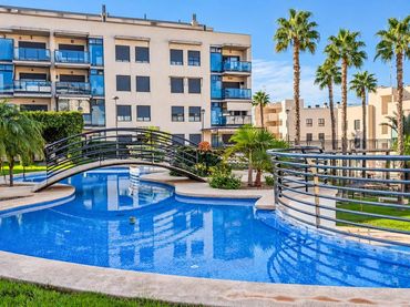 Flat with pool for sale in Calle Pintor Sorolla