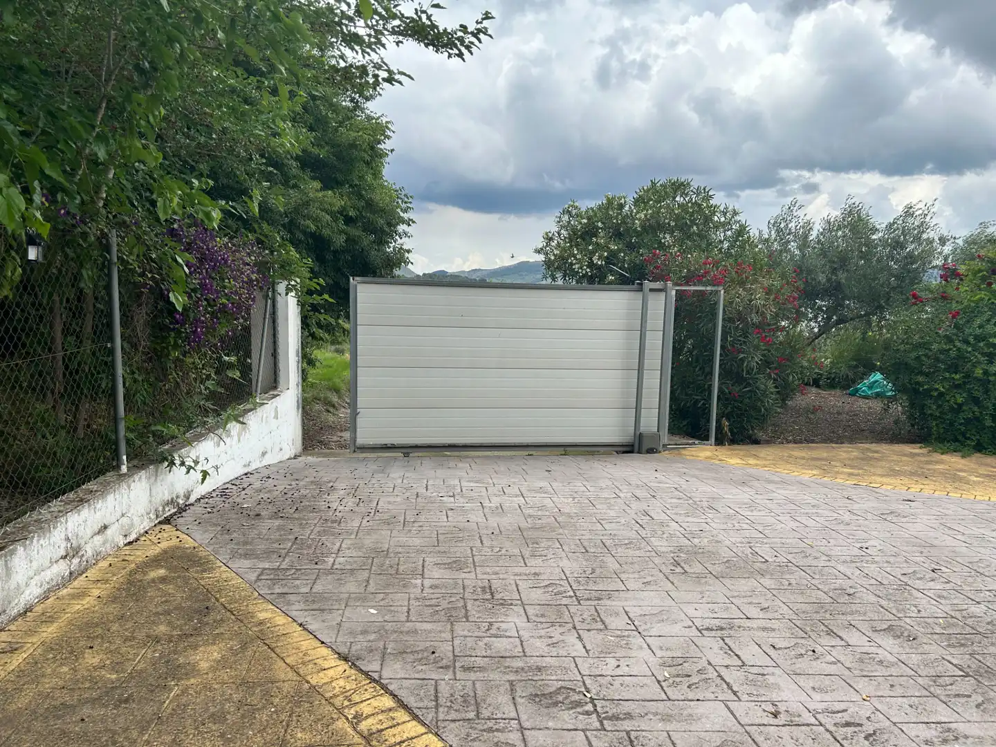 Aparcament de Casa o xalet en venda en Sempere amb Aire condicionat, Jardí privat i Terrassa