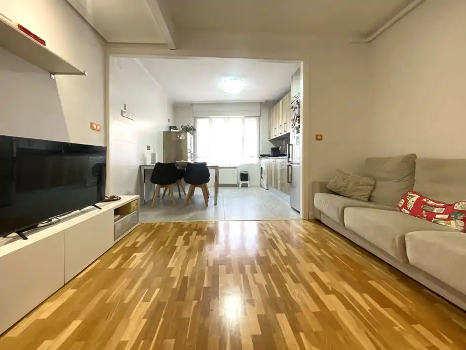 Living room of Flat for sale in Vitoria - Gasteiz  with Heating, Parquet flooring and Storage room