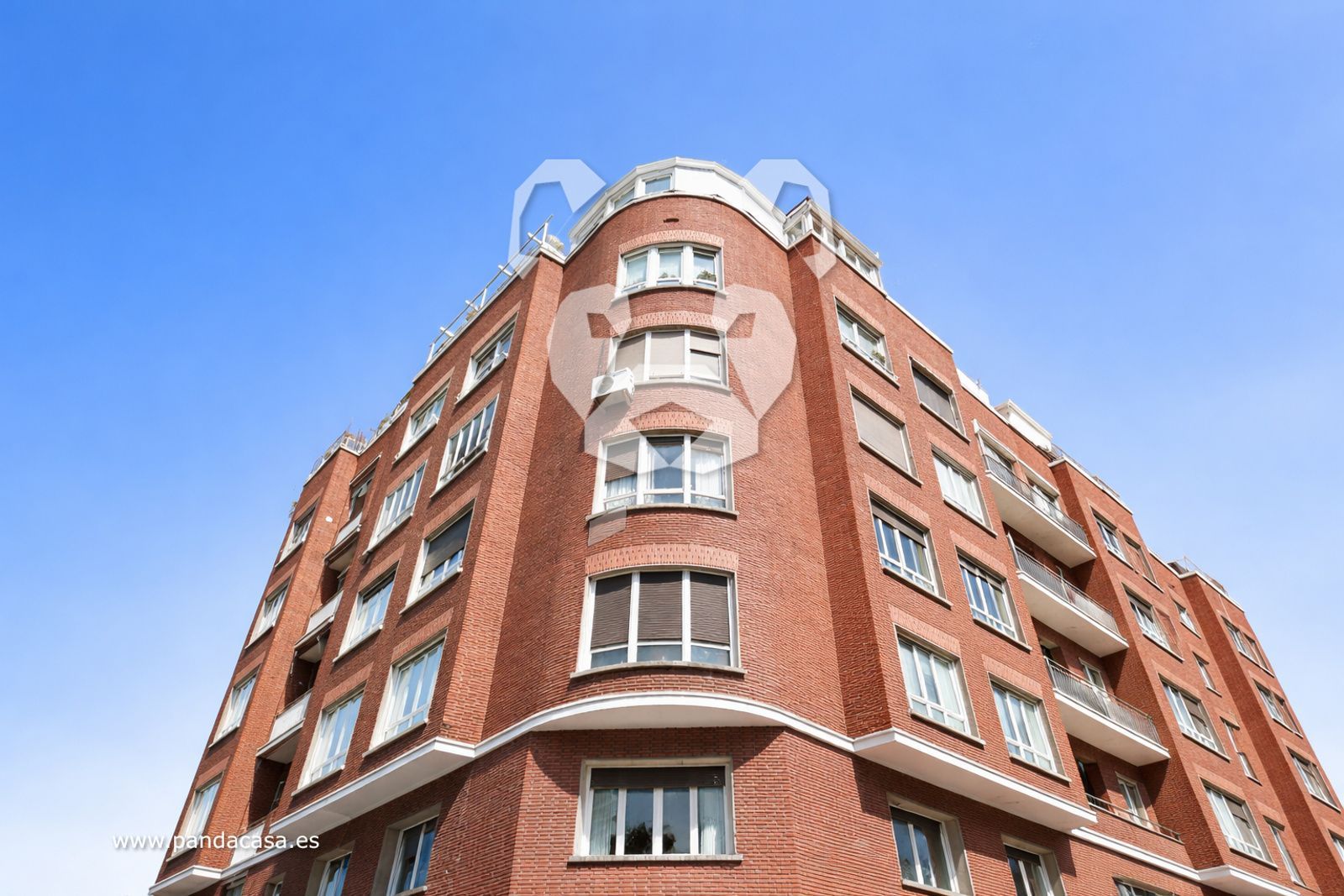 Vista exterior de Ático de alquiler en  Madrid Capital con Aire acondicionado, Calefacción y Terraza