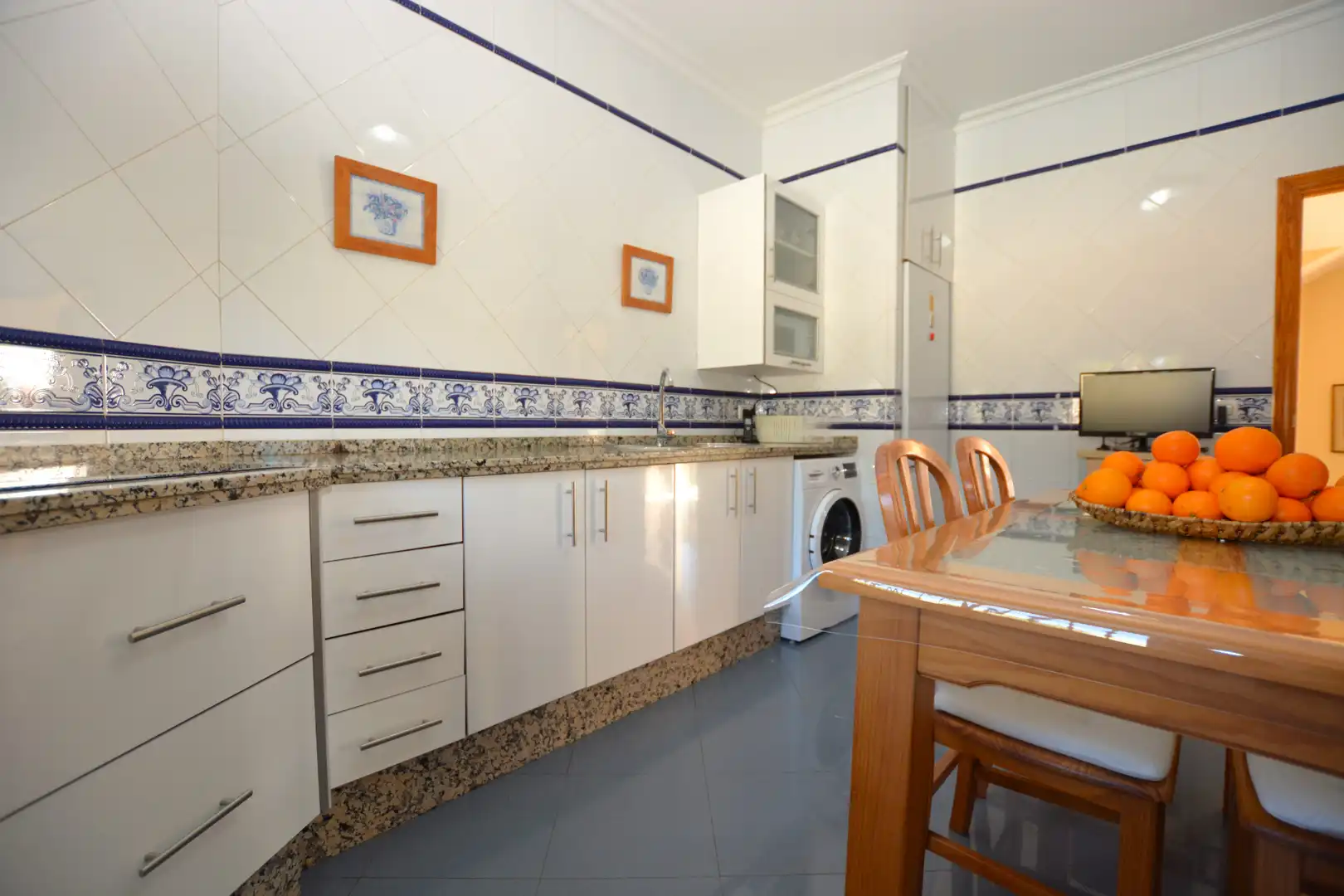 Cocina de Casa o chalet en venta en Valencina de la Concepción con Calefacción, Jardín privado y Trastero