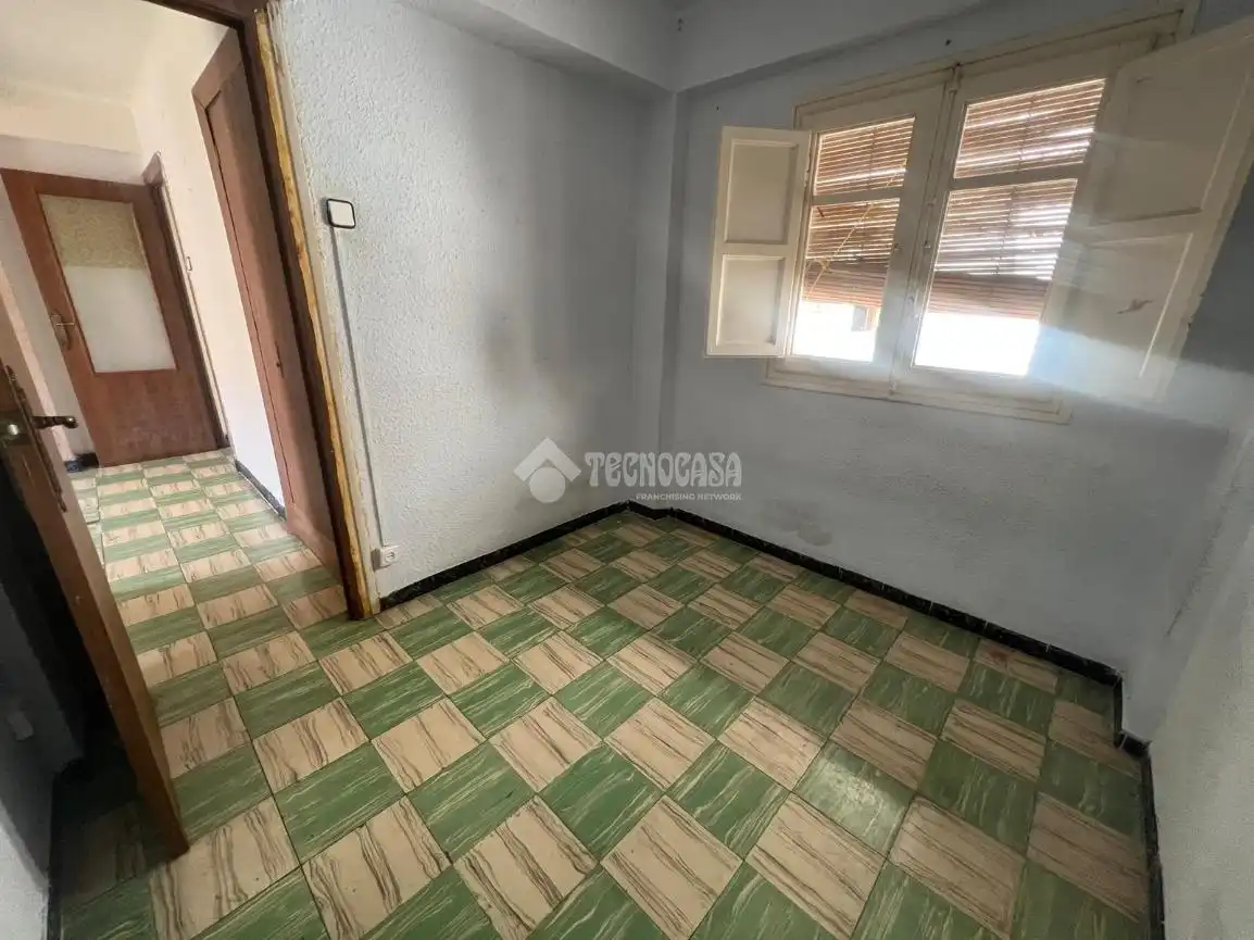 Flat for sale in Zaragoza  with Balcony