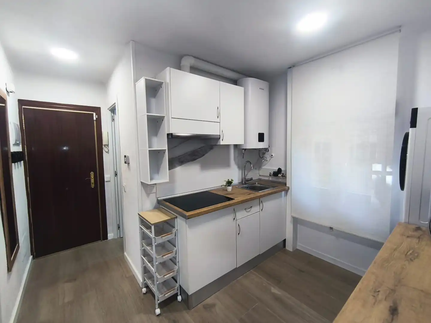 Kitchen of Flat for share in Madrid  with Heating, Furnished and Washing machine