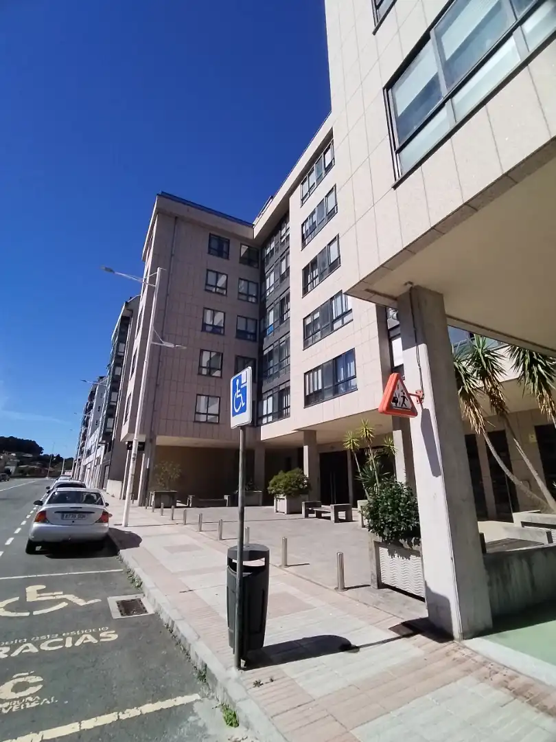 Aparcament amb ascensor en venda a Rúa Mendaña de Neyra 18, imagen 7