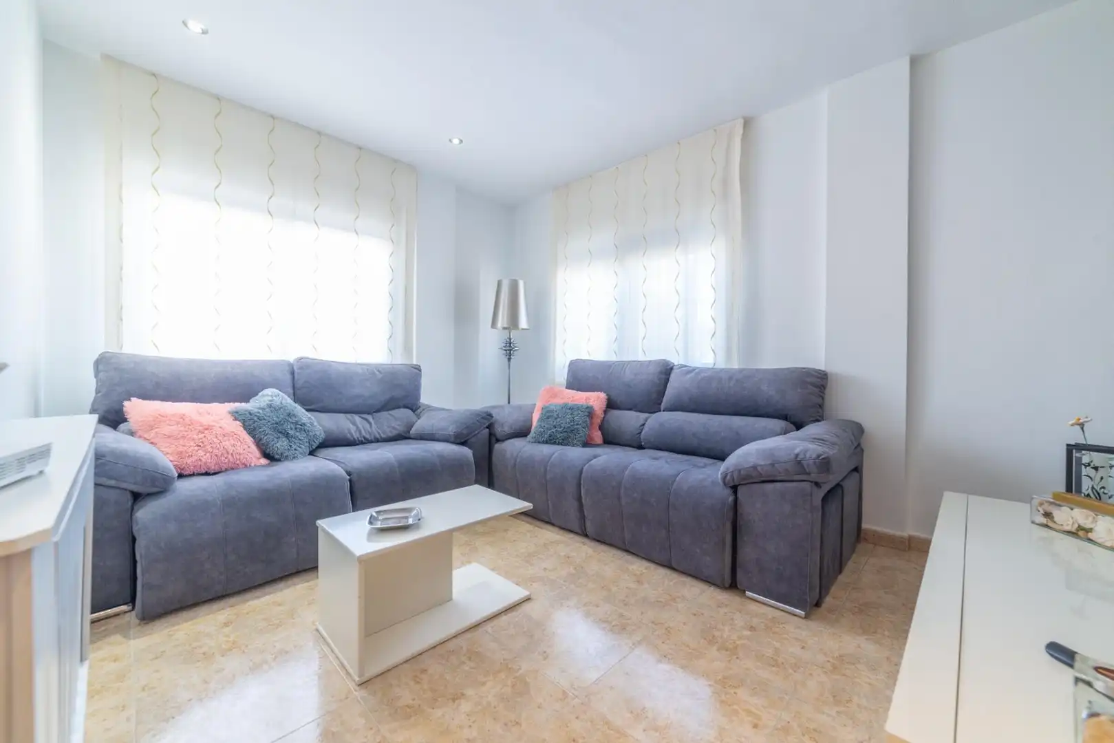 Sala d'estar de Planta baixa en venda en San Javier amb Terrassa, Moblat i Balcó