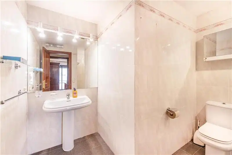 Bathroom of Flat for sale in  Palma de Mallorca  with Air Conditioner and Balcony