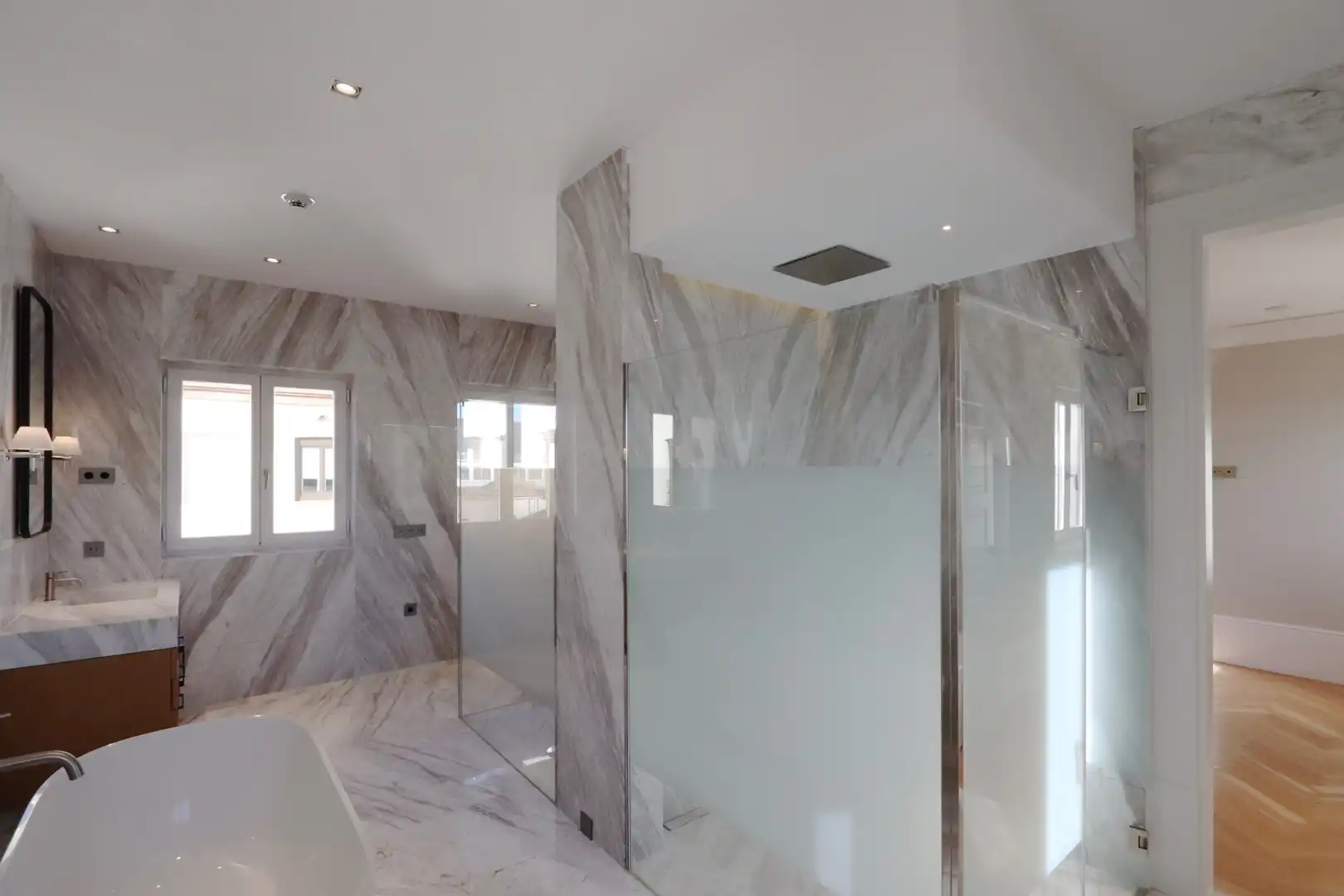 Baño de Ático en venta en Madrid con Aire acondicionado, Calefacción y Jardín privado
