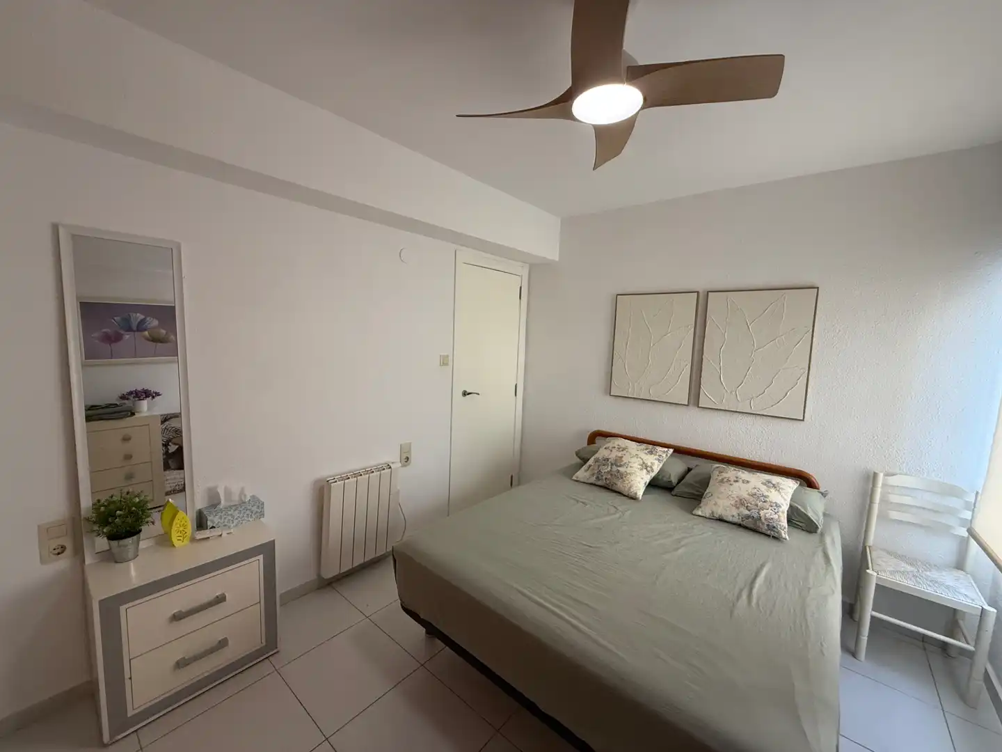 Dormitori de Apartament de lloguer en Dénia amb Calefacció, Terrassa i Traster
