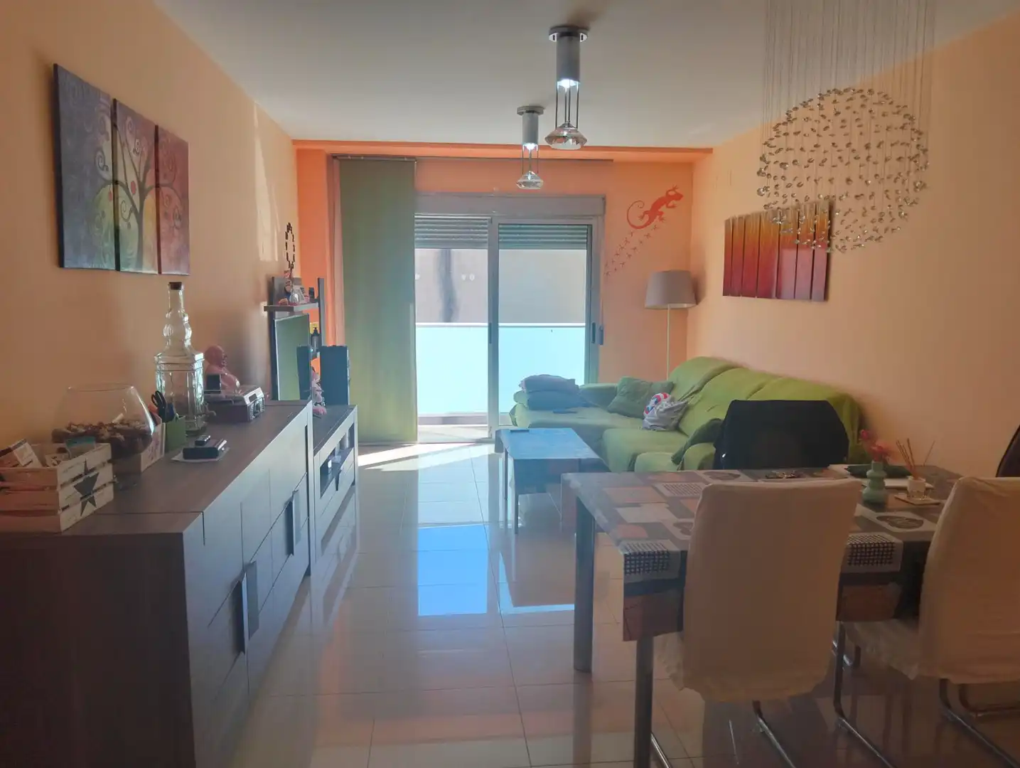 Sala de estar de Piso en venta en La Pobla de Vallbona con Amueblado y Balcón