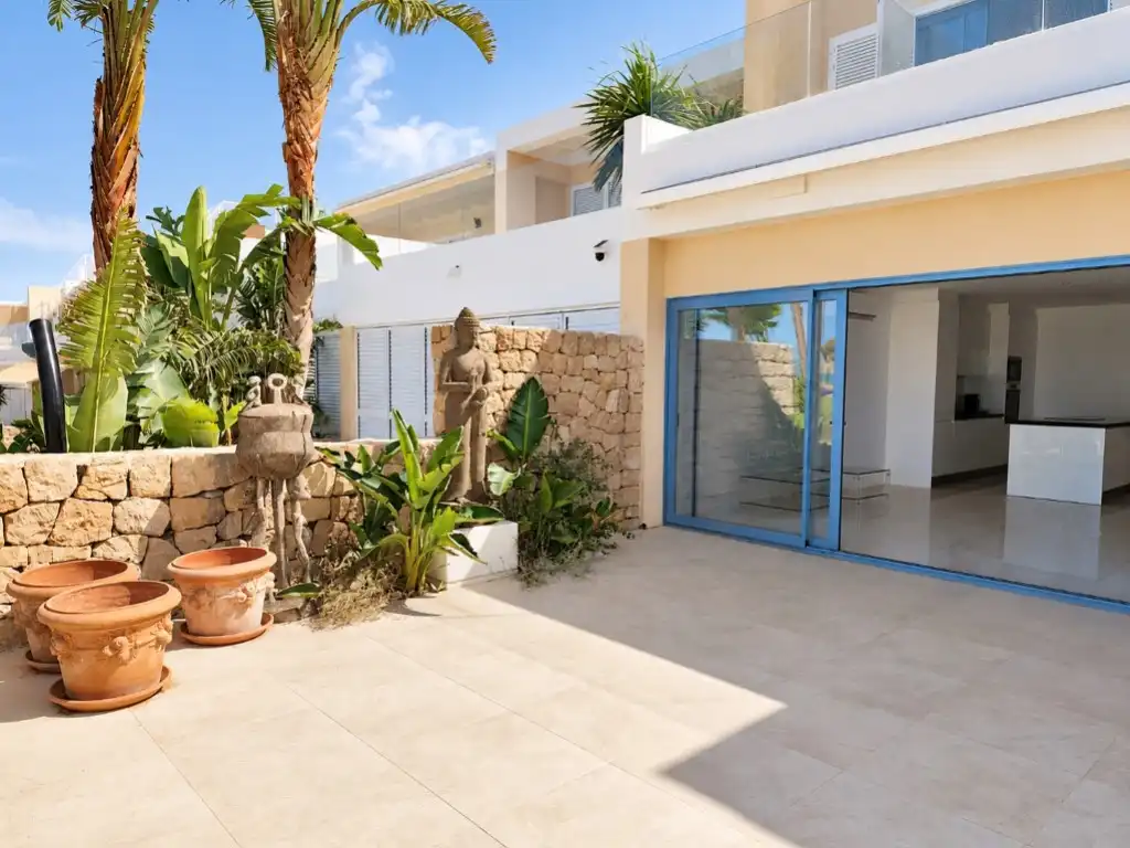 Adossat amb terrassa en venda a Cala Vedella-Cala Tarida, imagen 2