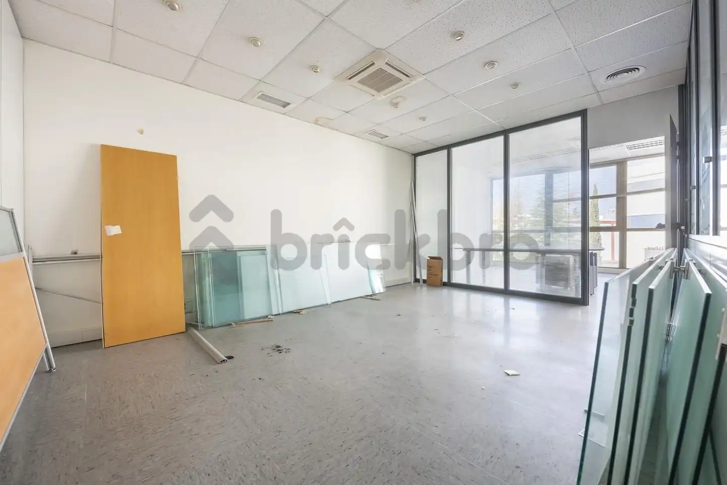 Oficina en venta en De Valdelaparra, Zona Industrial