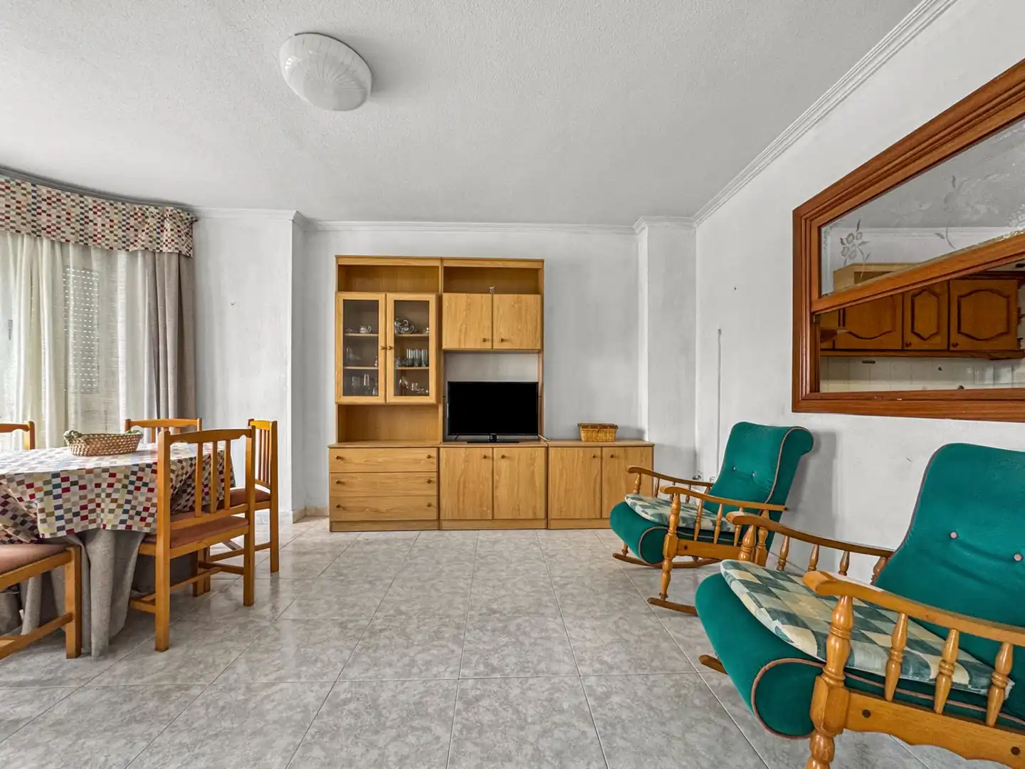 Sala de estar de Apartamento en venta en Torrevieja con Trastero, Amueblado y Horno