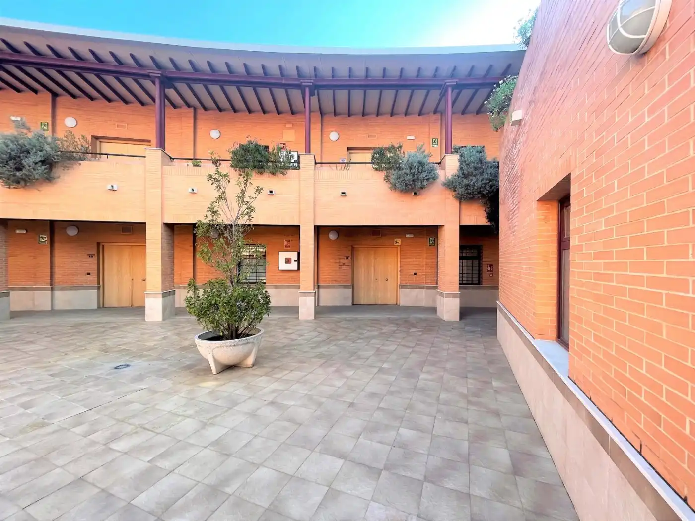 Außenansicht von Büro zur Miete in Sevilla