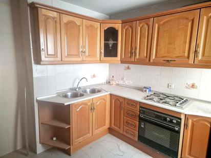 Kitchen of Flat for sale in Martos  with Heating and Balcony