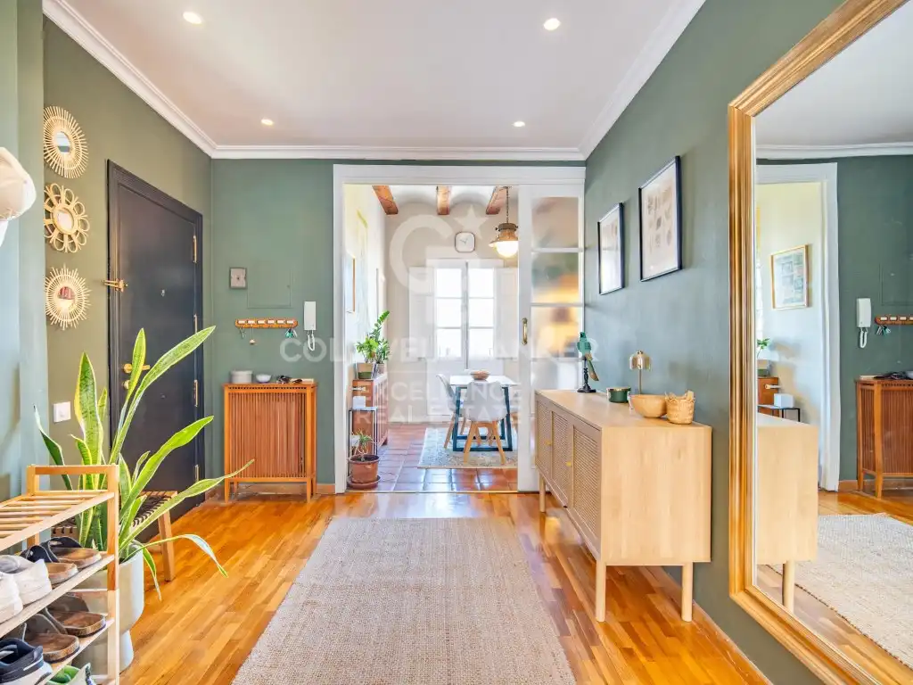 Exterior view of Flat for sale in Valencia  with Air Conditioner, Heating and Oven