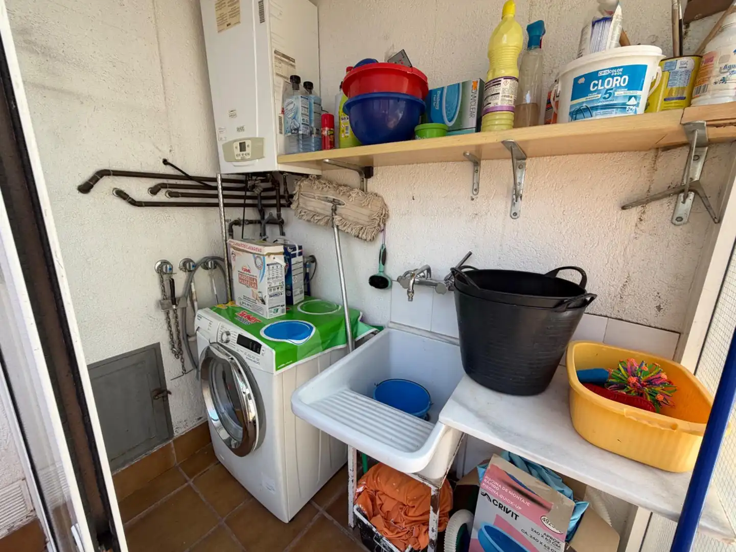 Cuina de Casa adosada en venda en Mataró amb Terrassa, Traster i Balcó